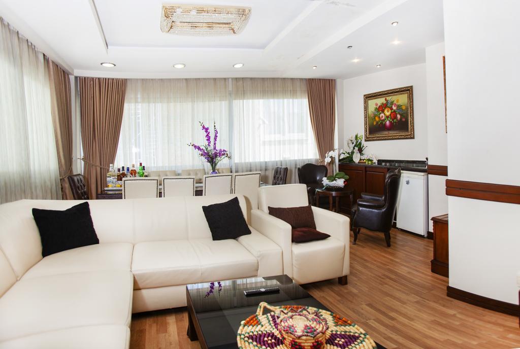Adana Erten Hotel Екстер'єр фото