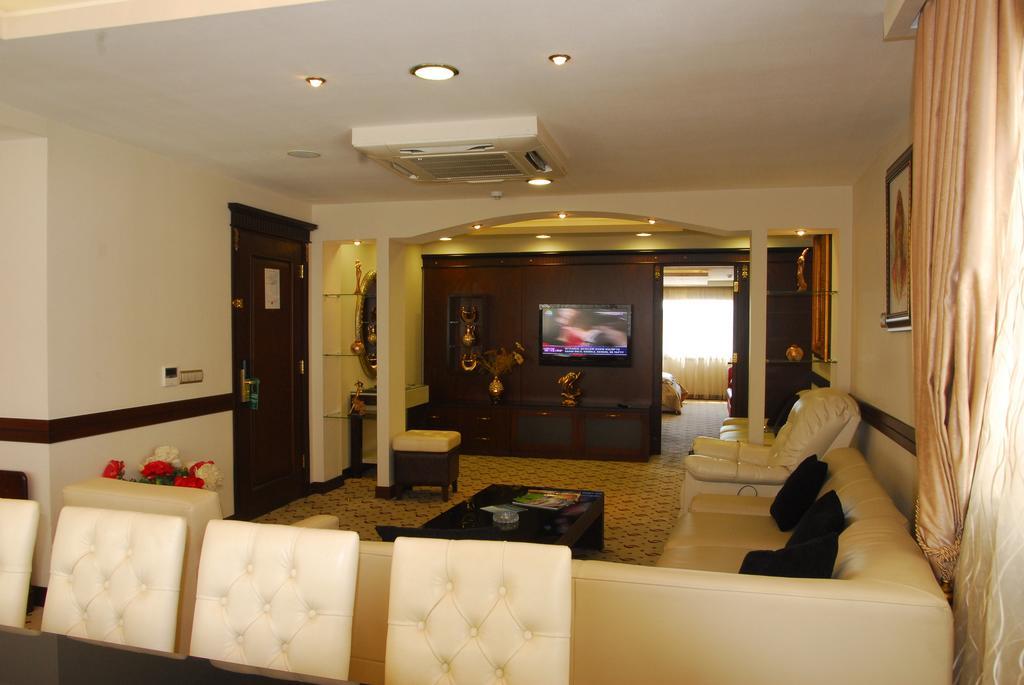 Adana Erten Hotel Екстер'єр фото
